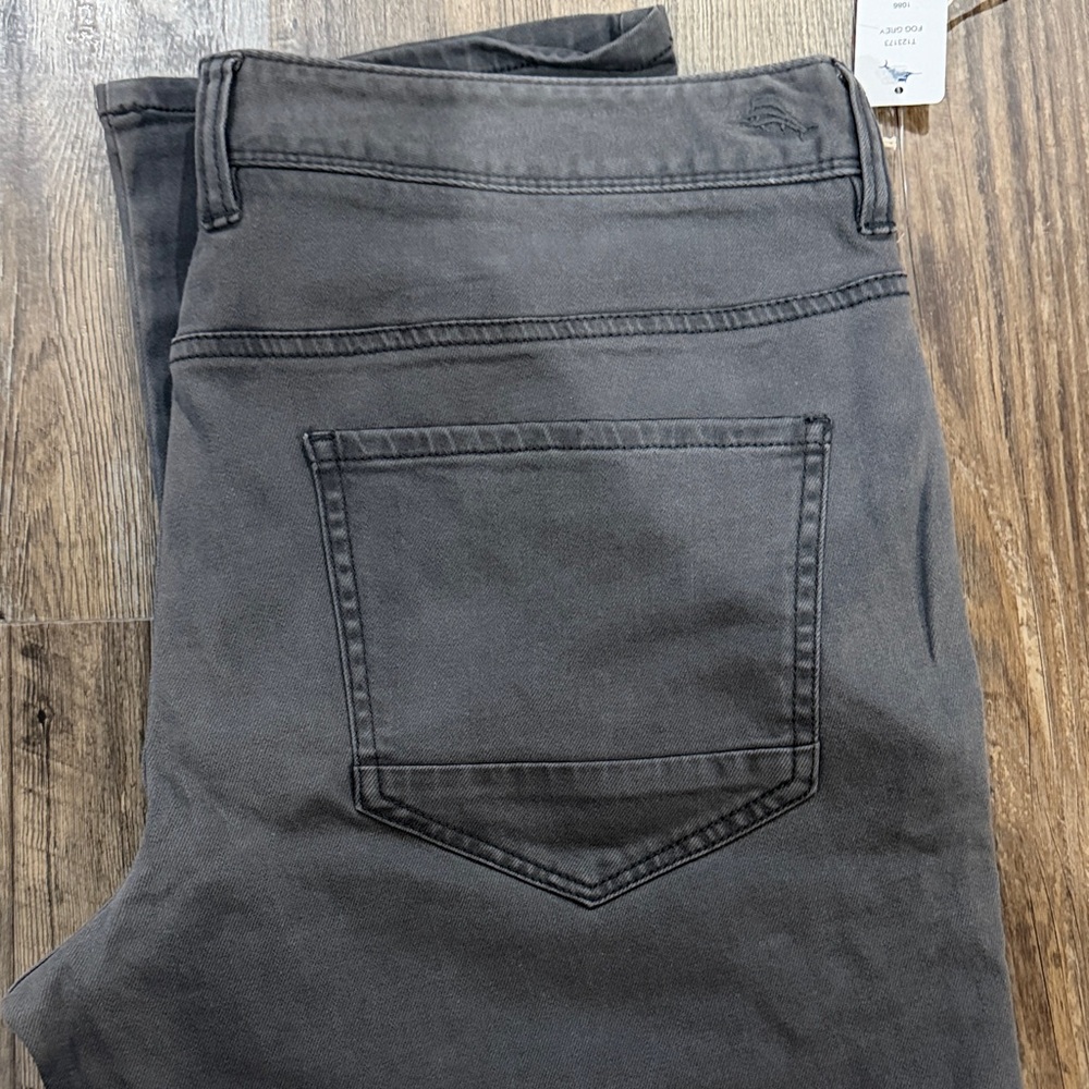 Tommy Bahama Men's Dark Gray Vintage Fit Casual Jeans - Picture 6 of 6
